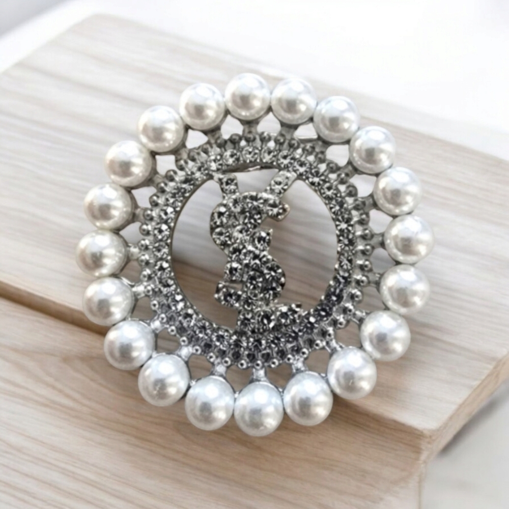 🔥LUX BROOCH🔥